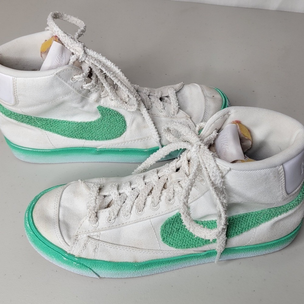 Womens Nike Blazer Mid 77 Chenille Swoosh , Green Fade Tennis Shoes